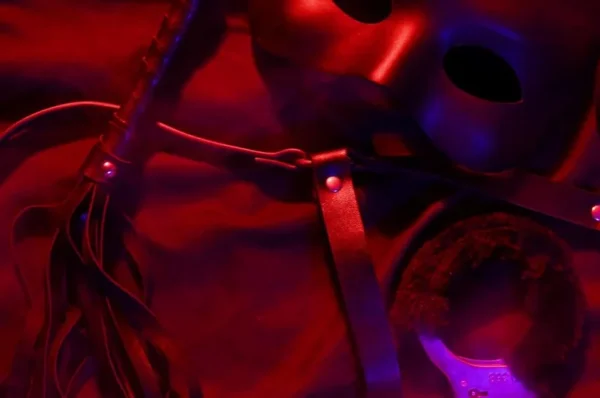 Kas yra BDSM? Pagrindai, tipai, vaidmenys